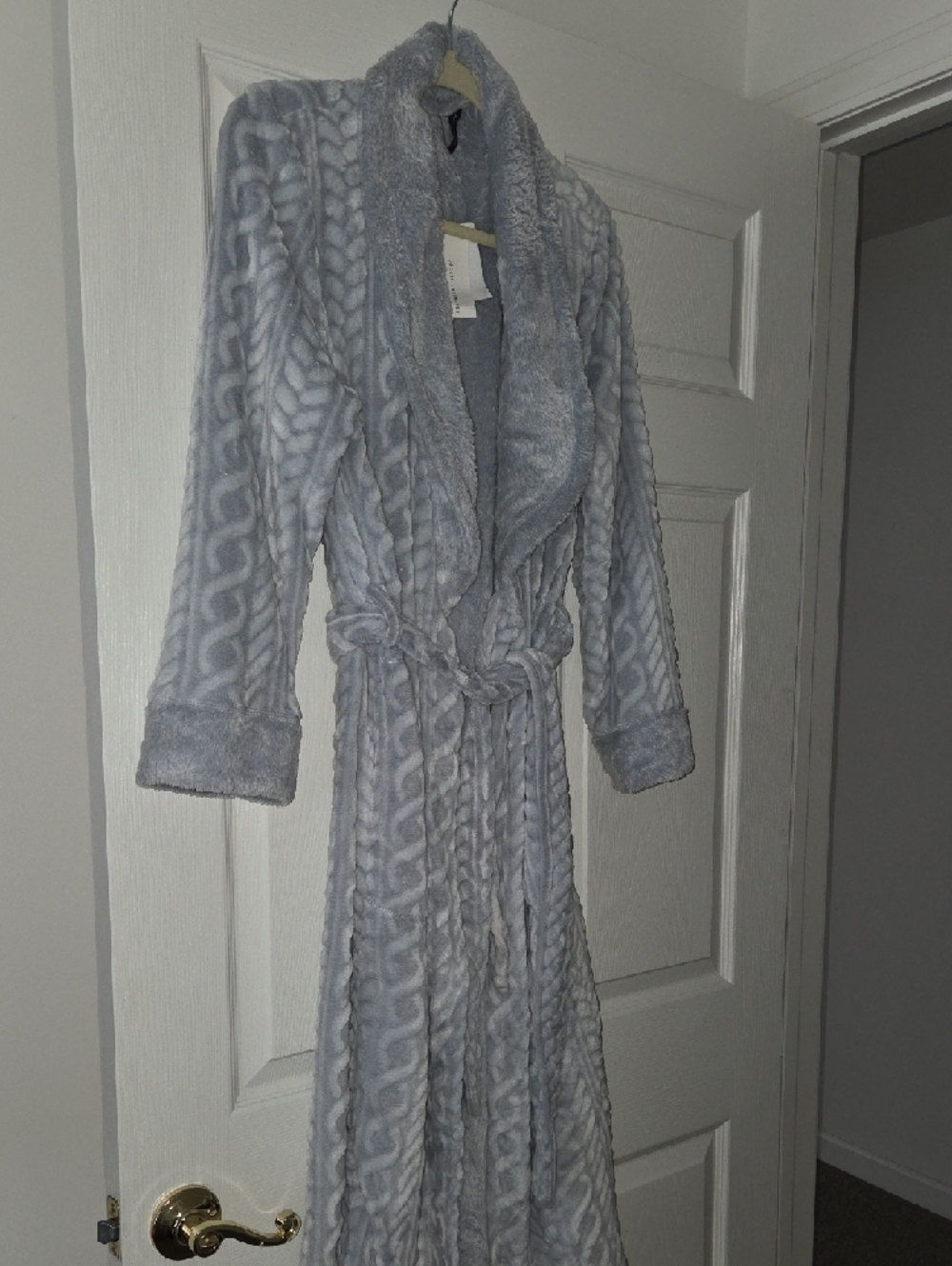 Plush Shawl-Collar Robe in Soft Gray